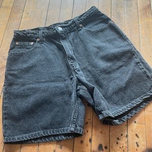 Levi’s Vintage 1999 High Rise Black Mom Shorts